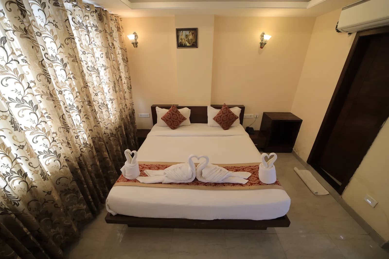 Hotel room at Cheelgadi near Jaipur Airport