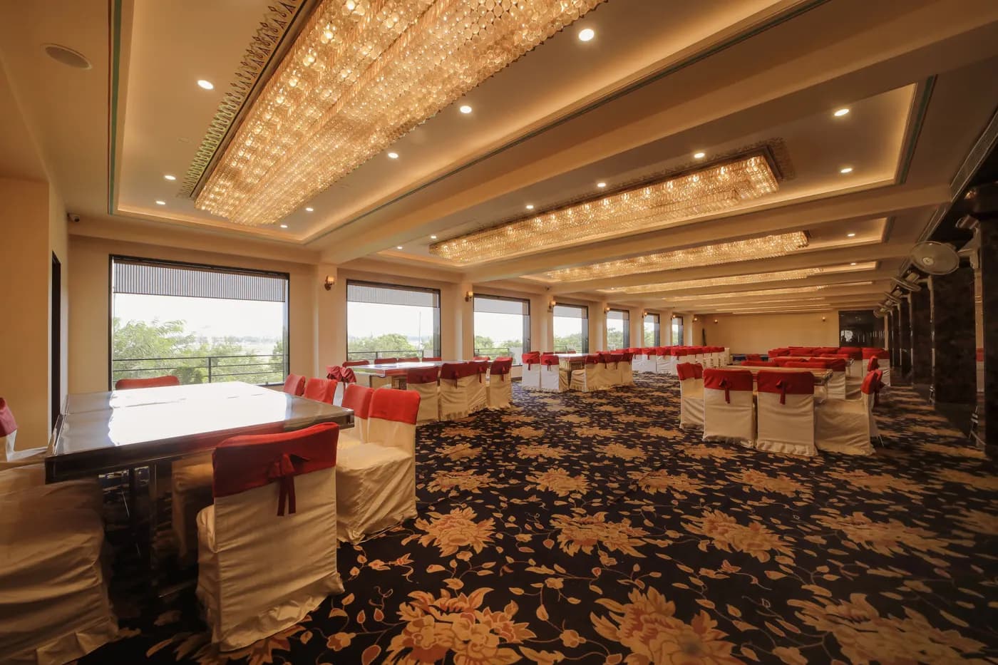 Cheelgadi banquet reception dining tables in Jaipur