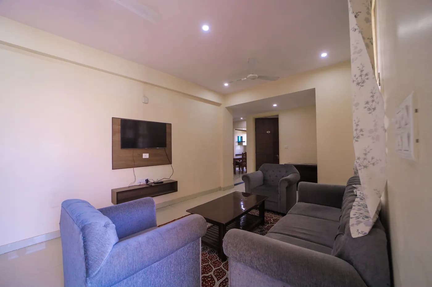Cheelgadi family suite living area in Jaipur
